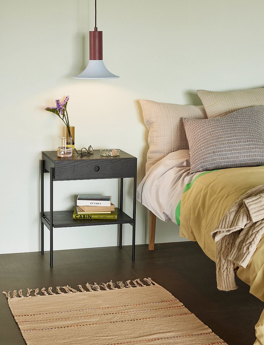 Hübsch - Noir Bedside Table - küljelauad ja väikesed lauad - black - 0