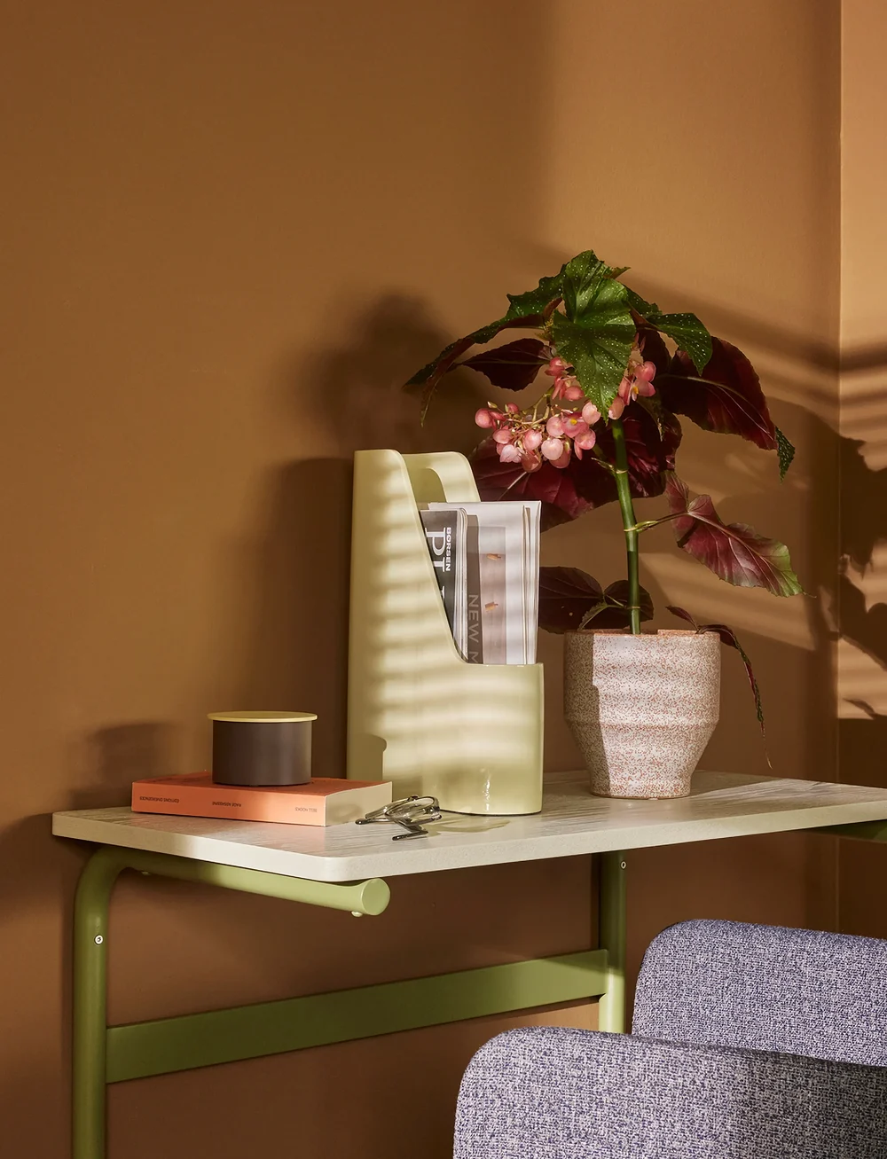 Hübsch - Koi Desk - schreibtische - grey,light green - 1