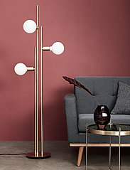 Hübsch - Balance Floor Lamp - floor lamps - brass,white - 1