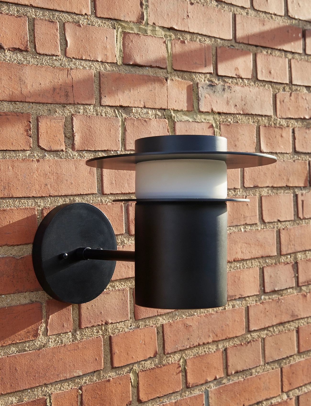 Hübsch - Suburb Outdoor - outdoor wall lamps - black - 1
