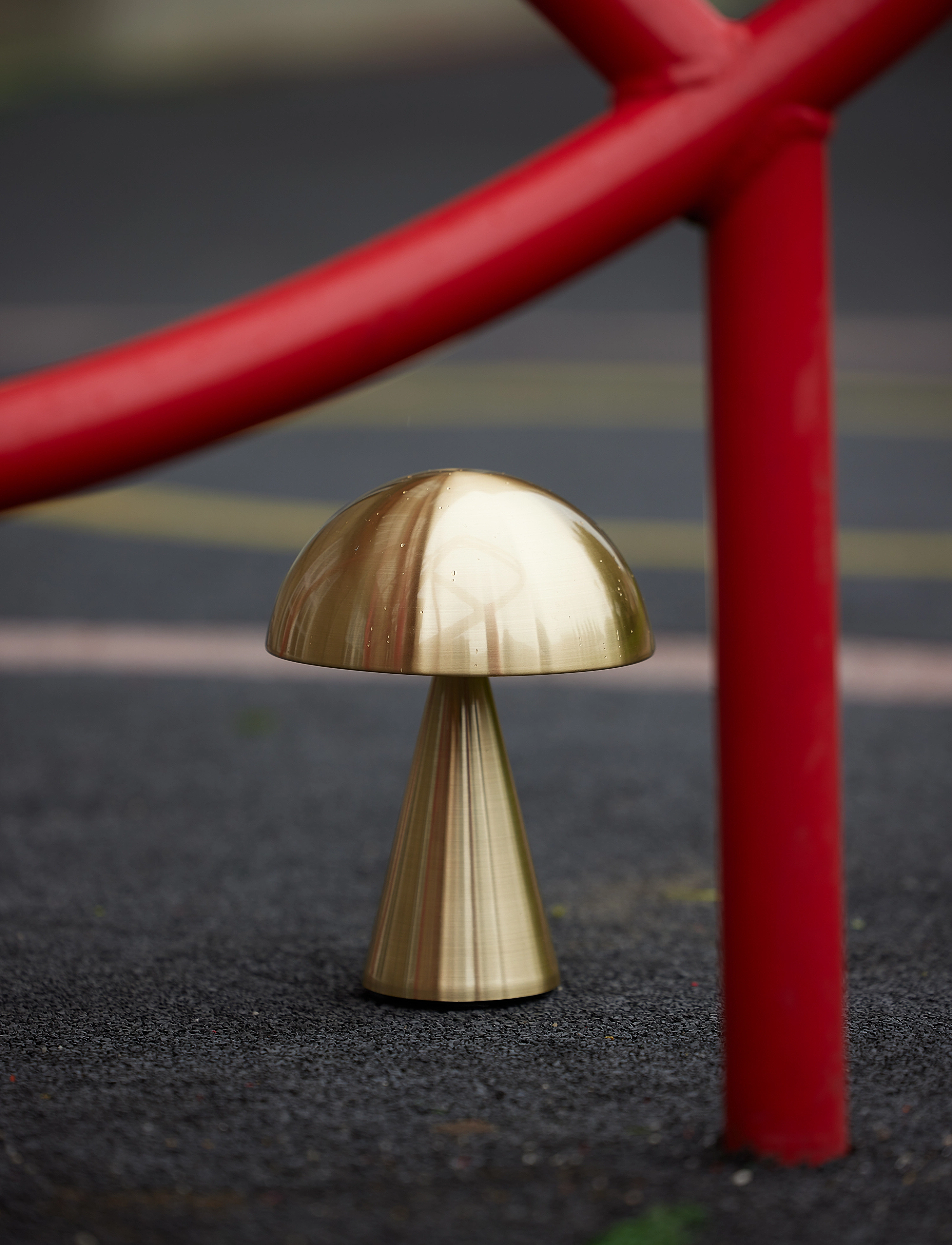 Hübsch - Mush Portable Lamp - mobile lampen - brass - 4
