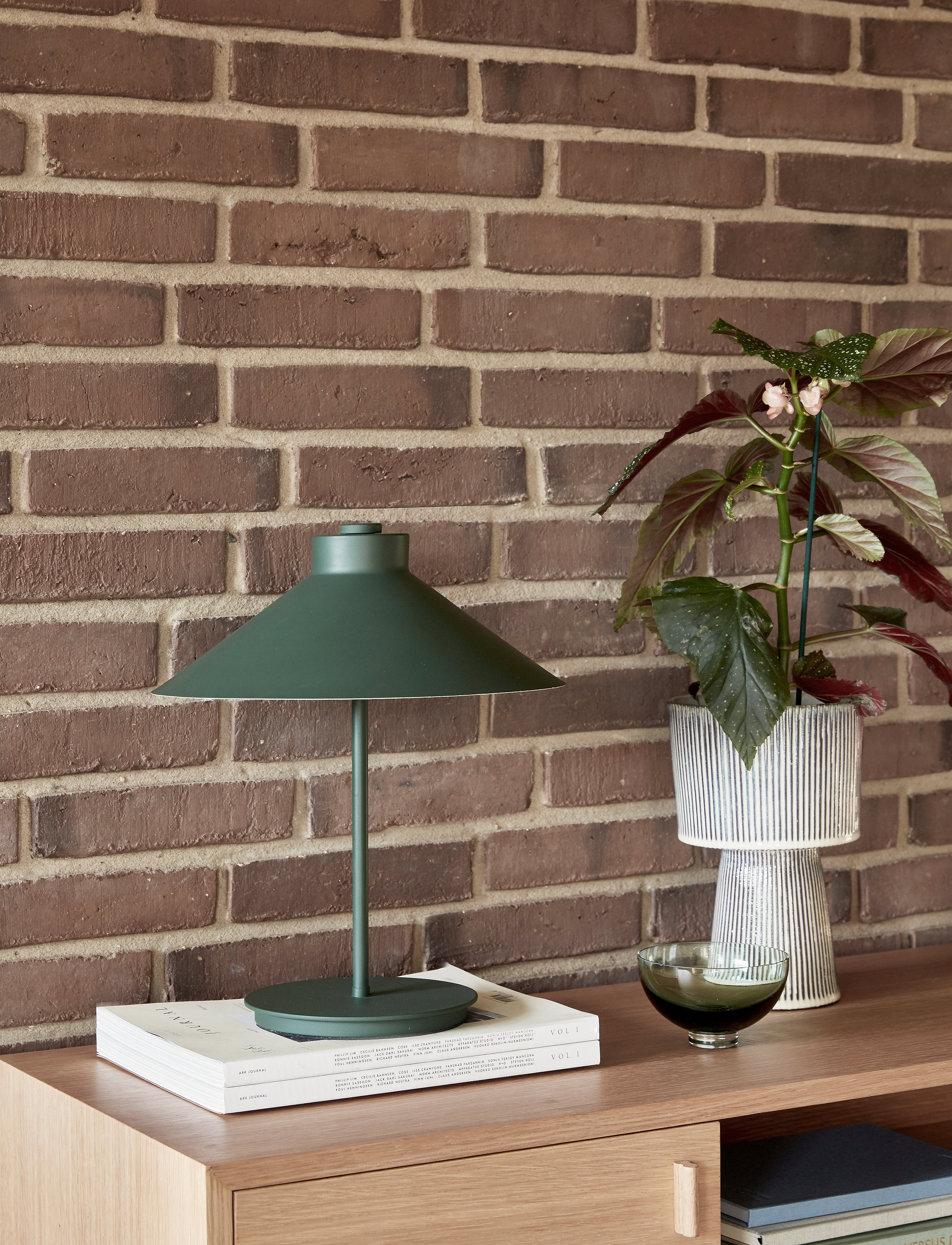 Hübsch Shape Bordlampe, One Size, Lamps, Grün - Table Homeware