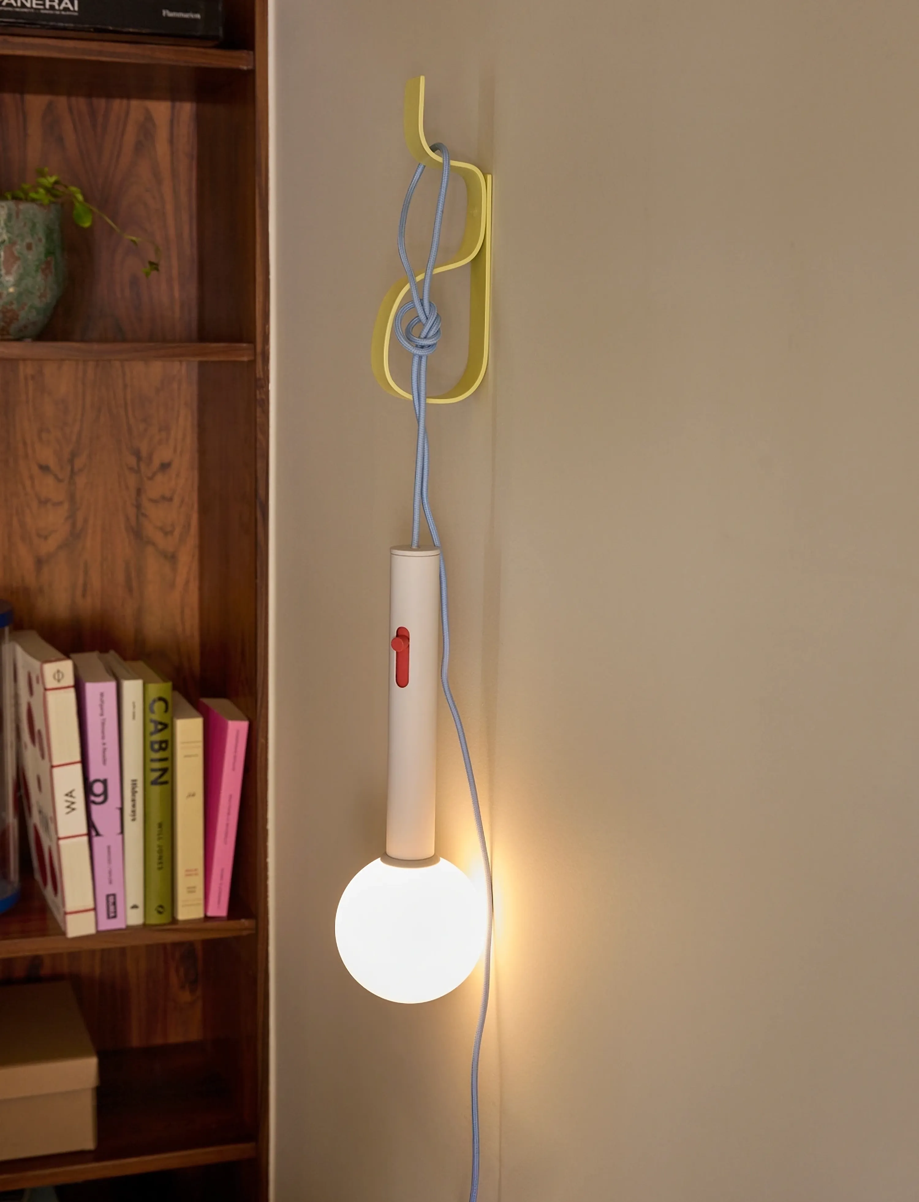 Hübsch Nami Hook Yellow, 7X7X20 cm, Hooks & Knobs, Gelb - Hooks, Homeware