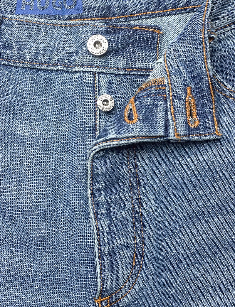 HUGO BLUE - Skate shorts - jorts - bright blue - 3