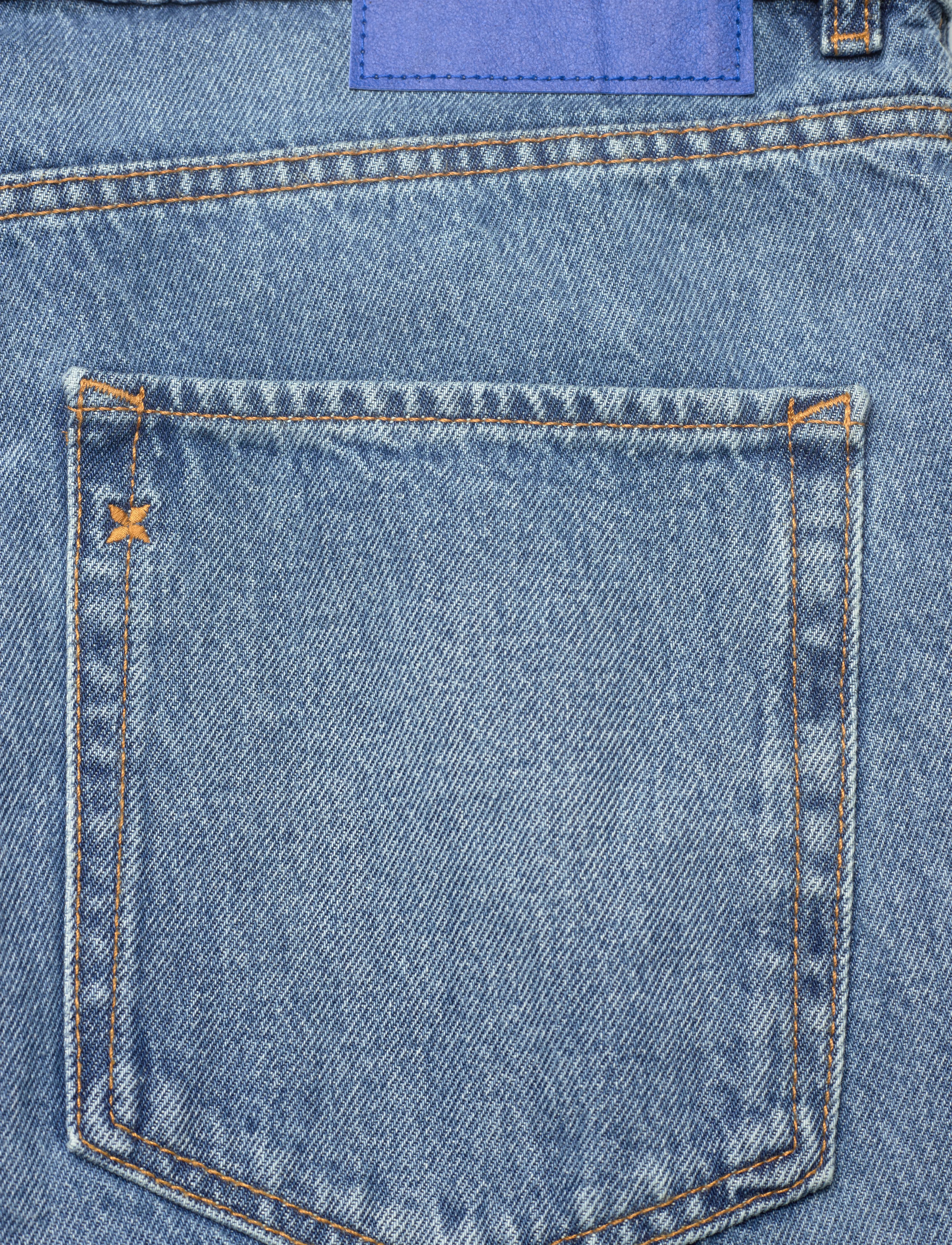 HUGO BLUE - Skate shorts - jorts - bright blue - 4