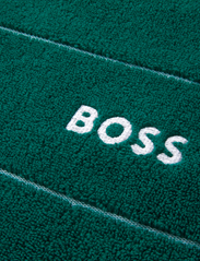 Boss Home - PLAIN Bath towel - laveste priser - evergln - 2