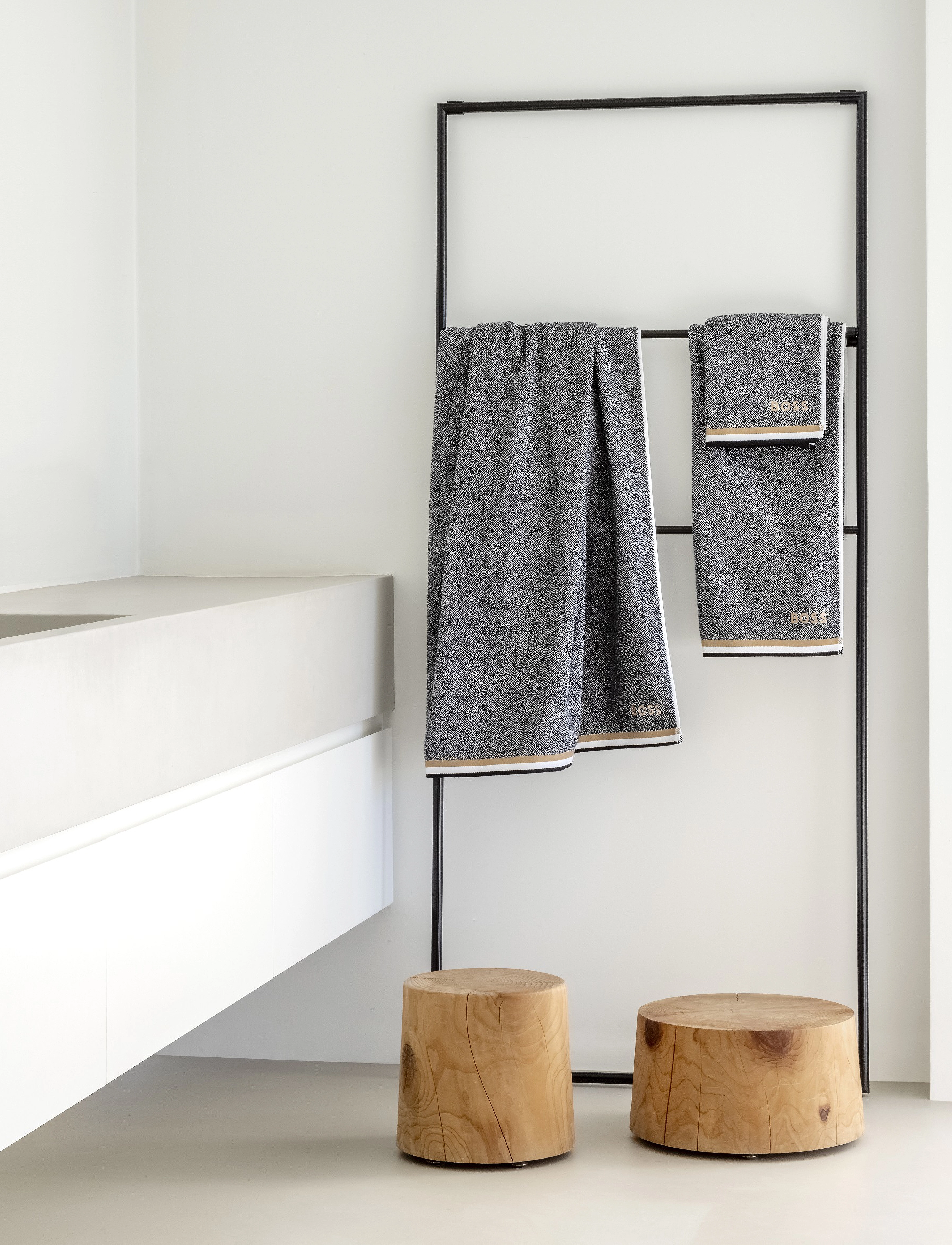 Boss Home - ICOSTRIP Handtowel - black - 2