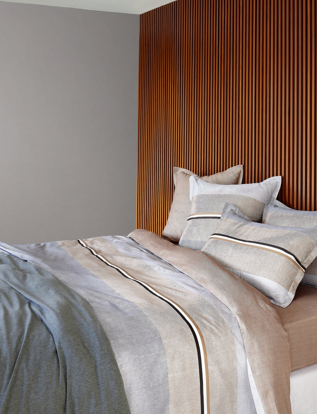 Hugo boss best sale bedding collection