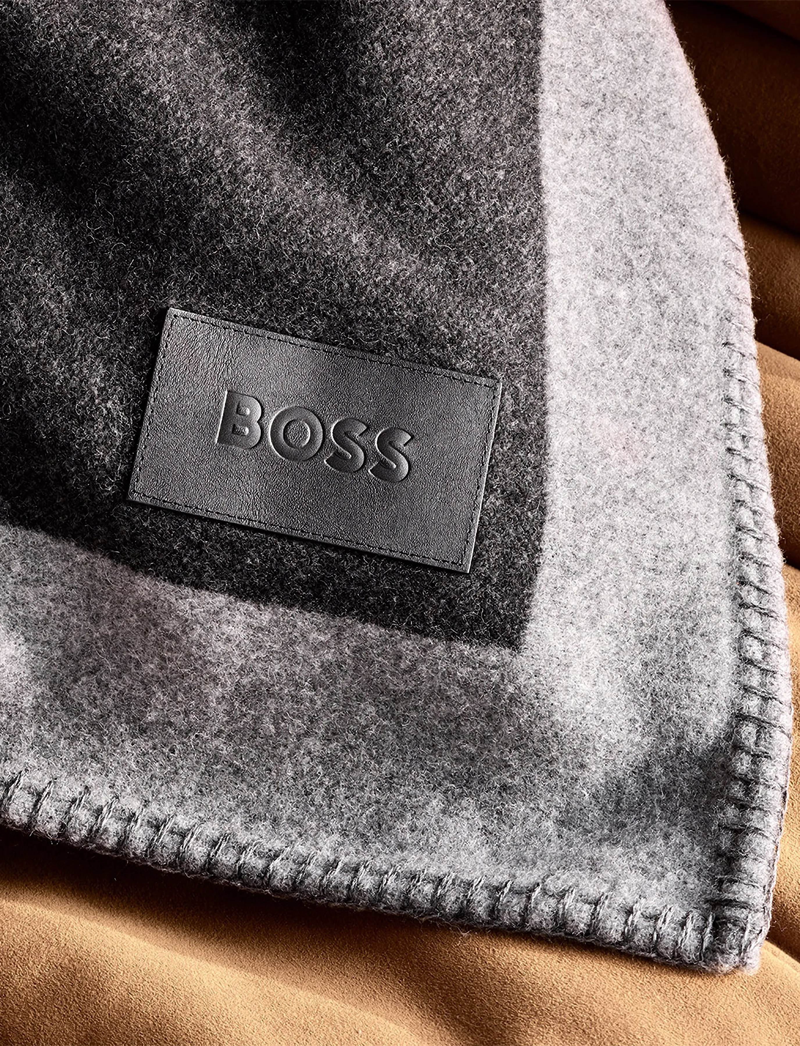 Boss Home - SIGNATUR Throw - filtar & plädar - graphit - 3