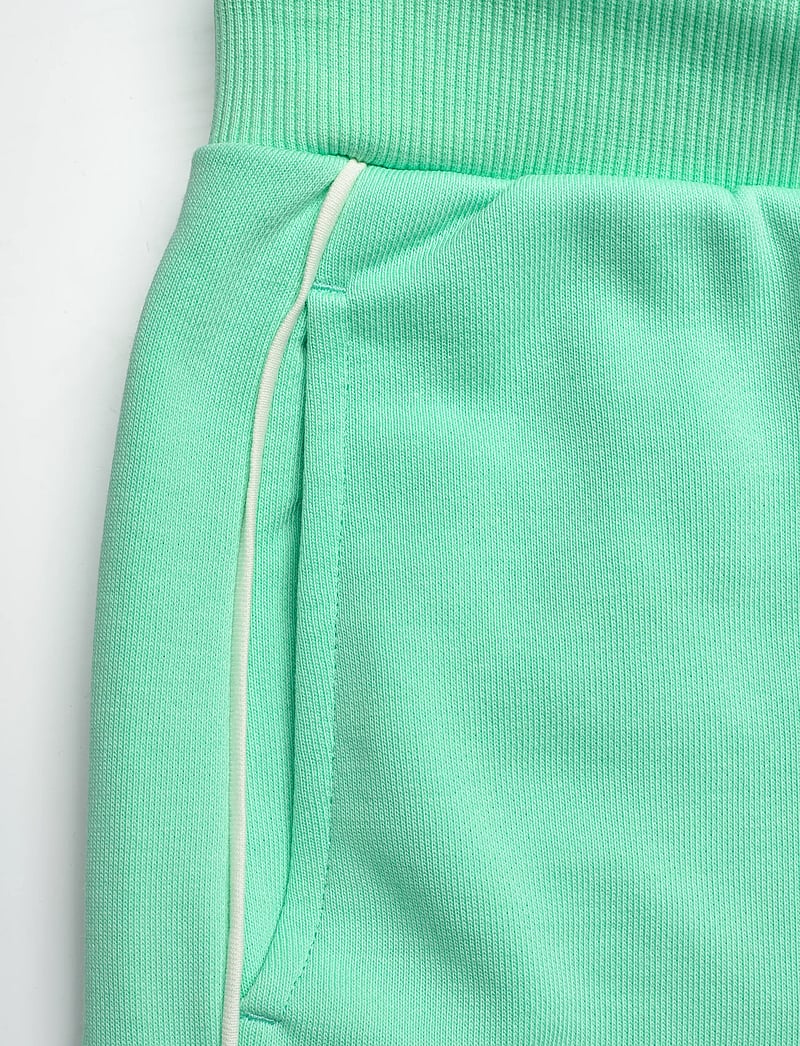 Hugo Kids - SHORT - lühikesed dressipüksid - green - 2