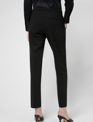 HUGO - The Fitted Trousers - pidulikud püksid - black - 8