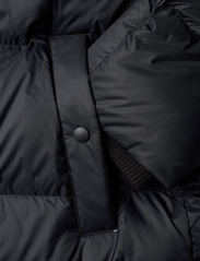 HUGO - Magnus2241 - padded jackets - black - 12