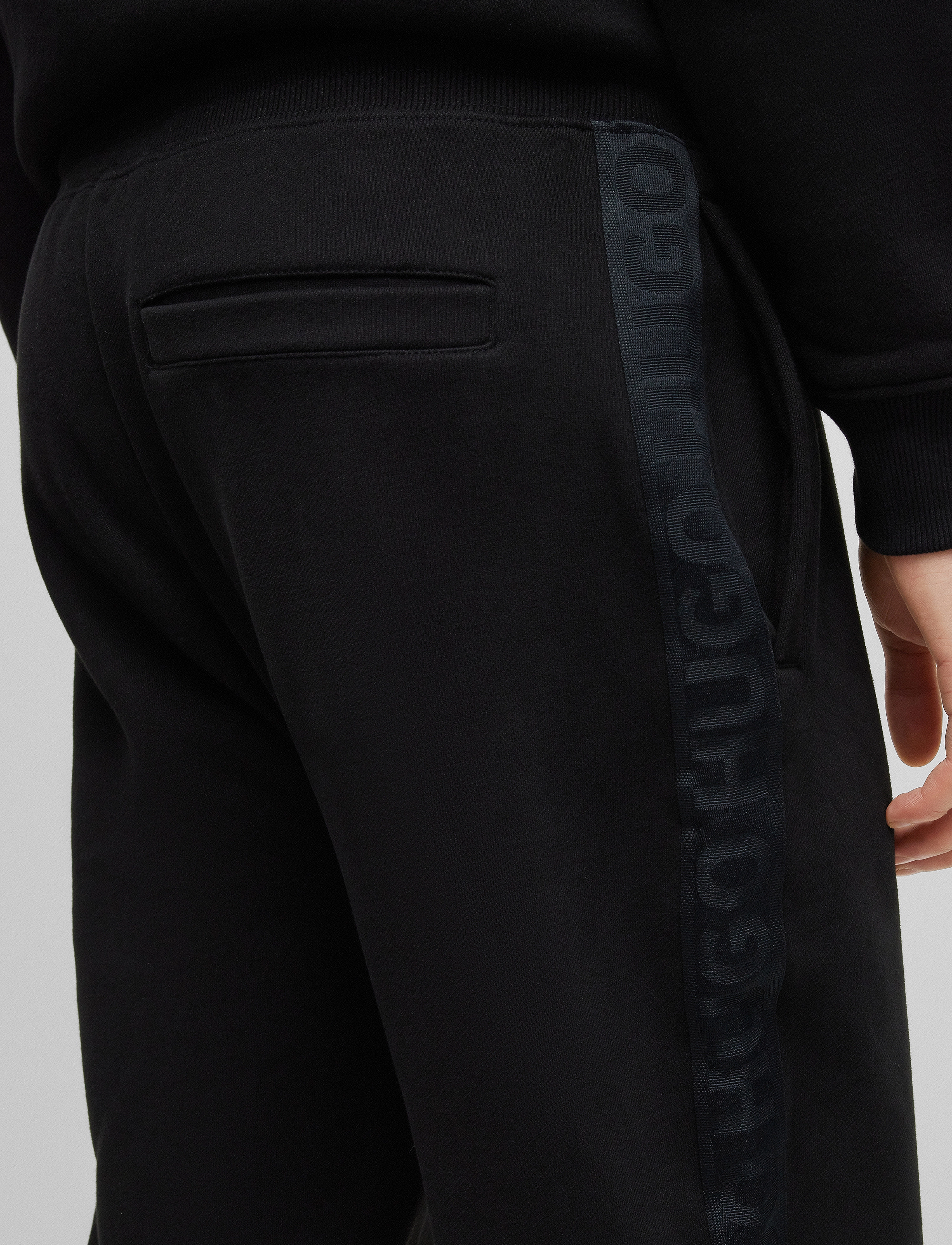 HUGO - Dumquat - black - 2