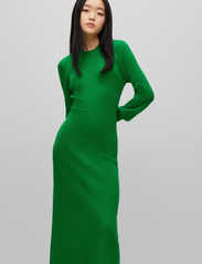HUGO - Slopenny - sukienki dopasowane - medium green - 5