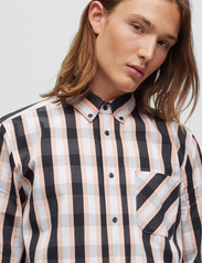 HUGO - Ermann - checkered shirts - light/pastel red - 2