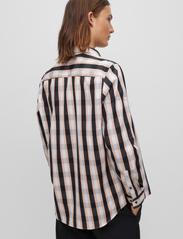 HUGO - Ermann - checkered shirts - light/pastel red - 4