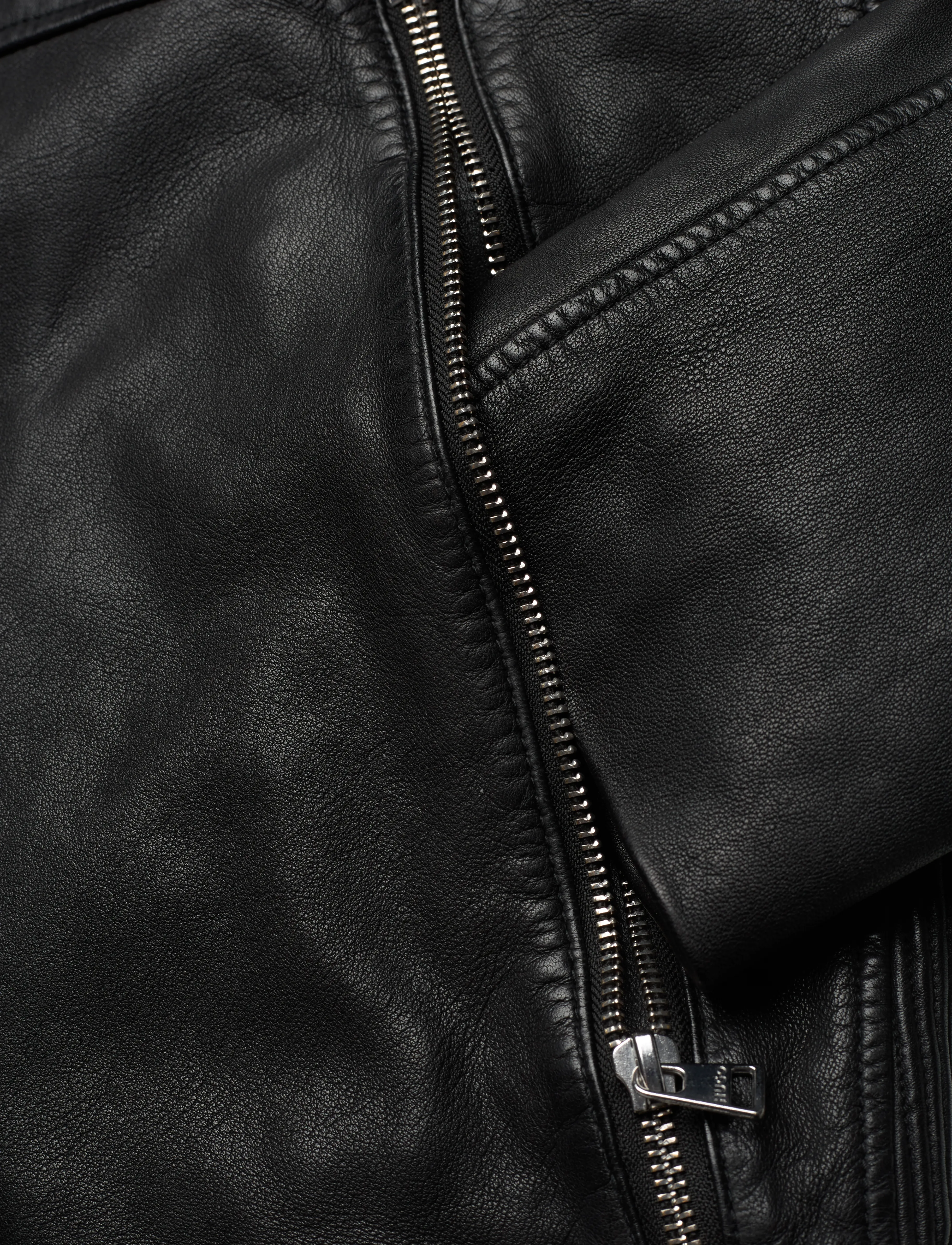 HUGO - Loscar_IN - black - 3