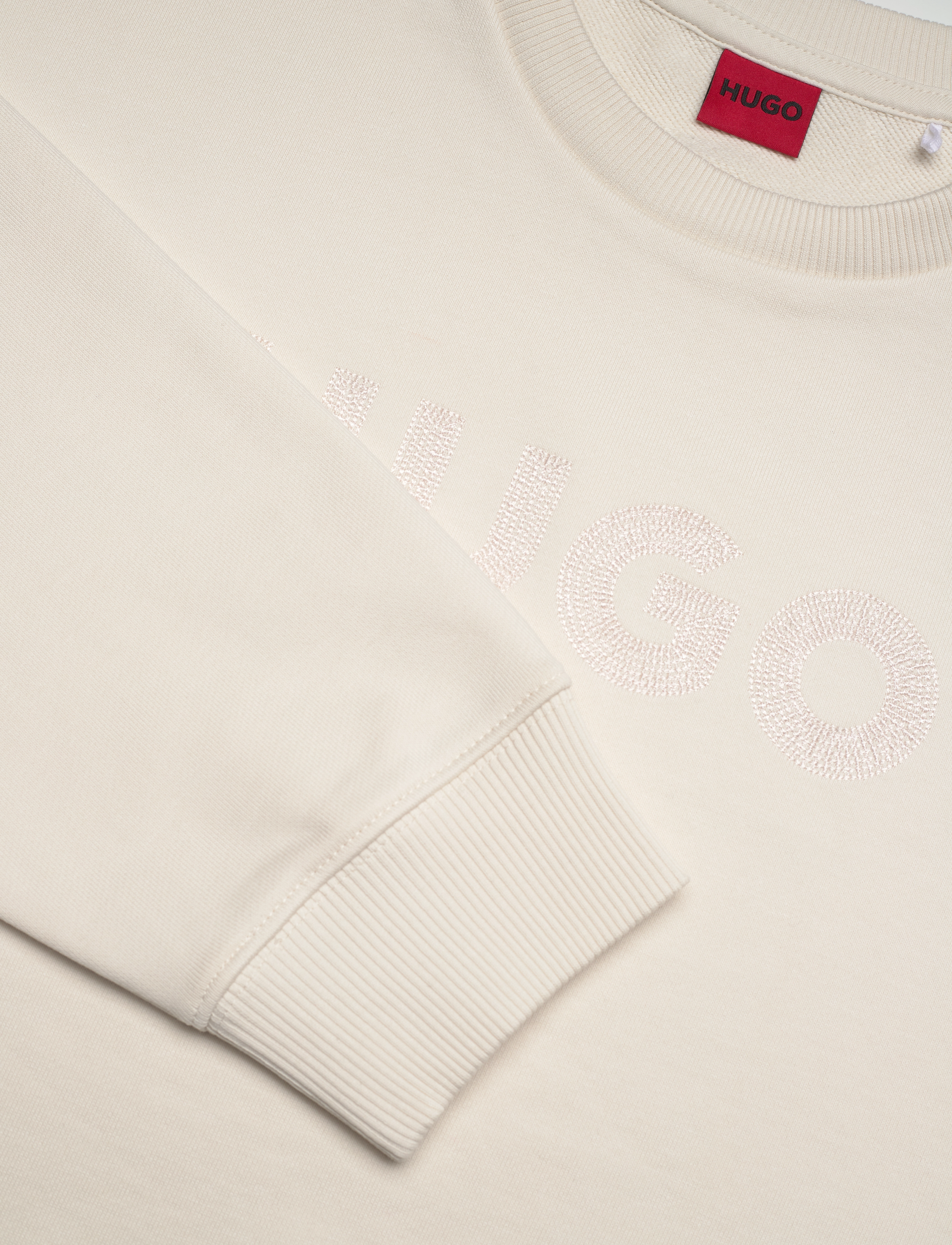 HUGO - Disandra - open white - 2