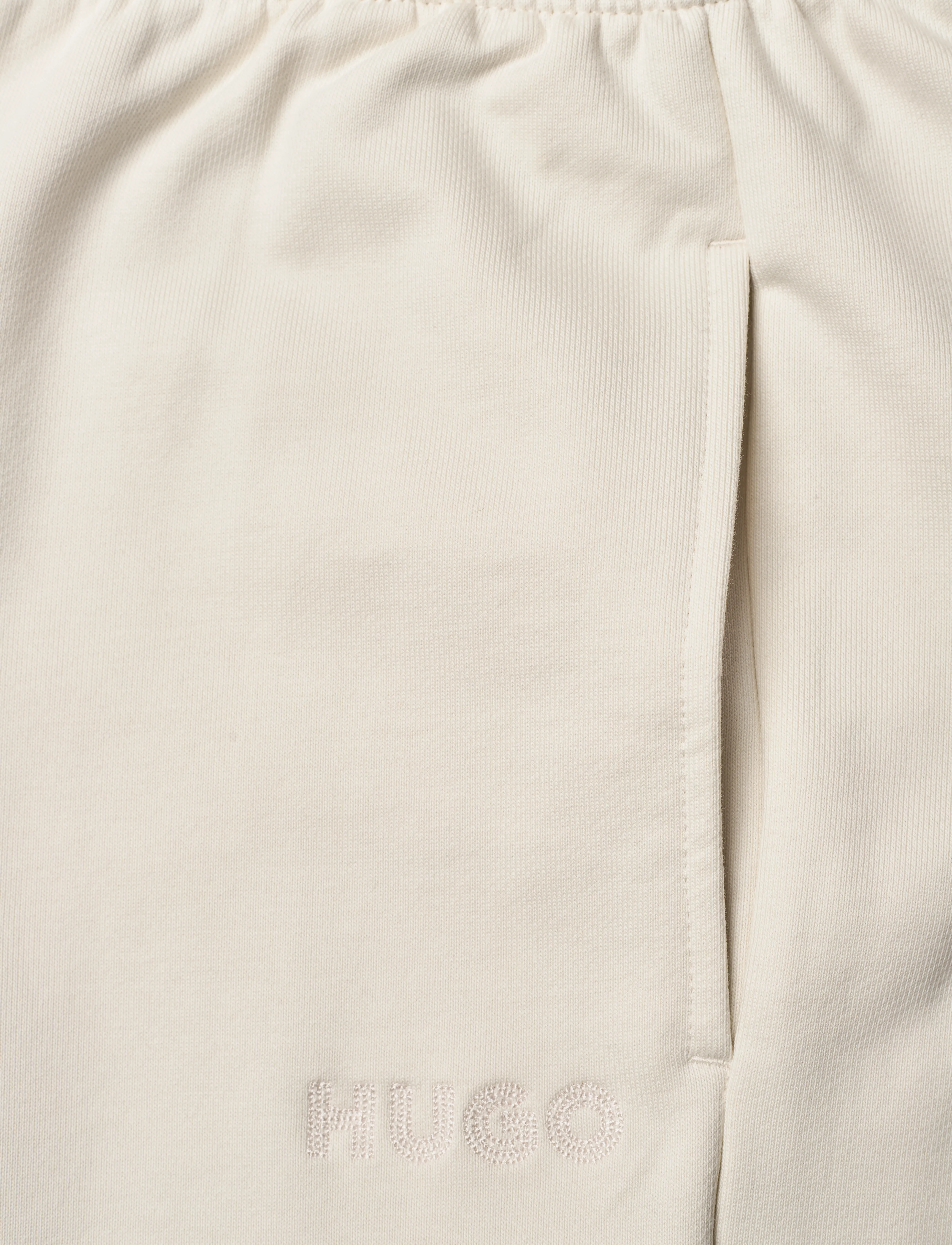HUGO - Njola_2 - open white - 2