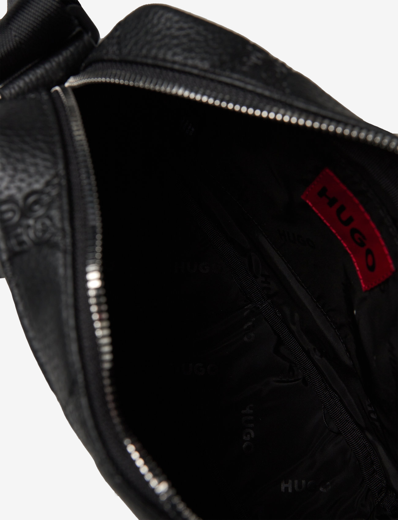 HUGO - Ethon Chain_EW Cross - black - 4