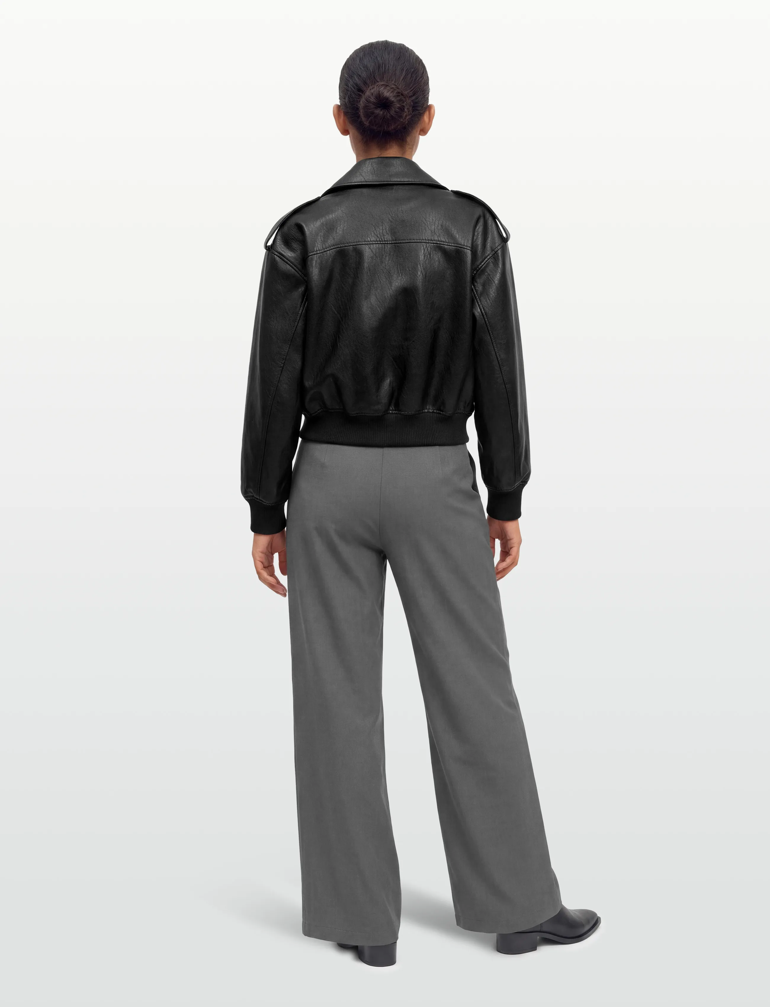 HUGO - Alipha-1 - kevadjoped - black - 5