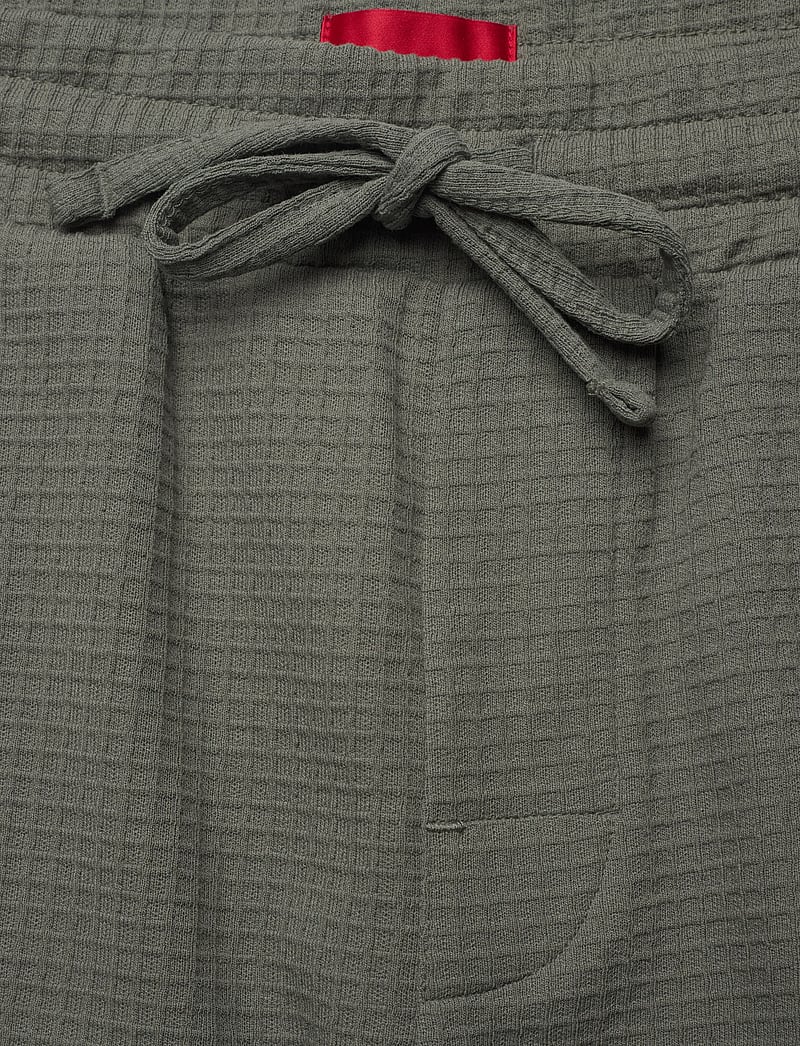 HUGO - Austin Shorts - lühikesed dressipüksid - dark green - 3