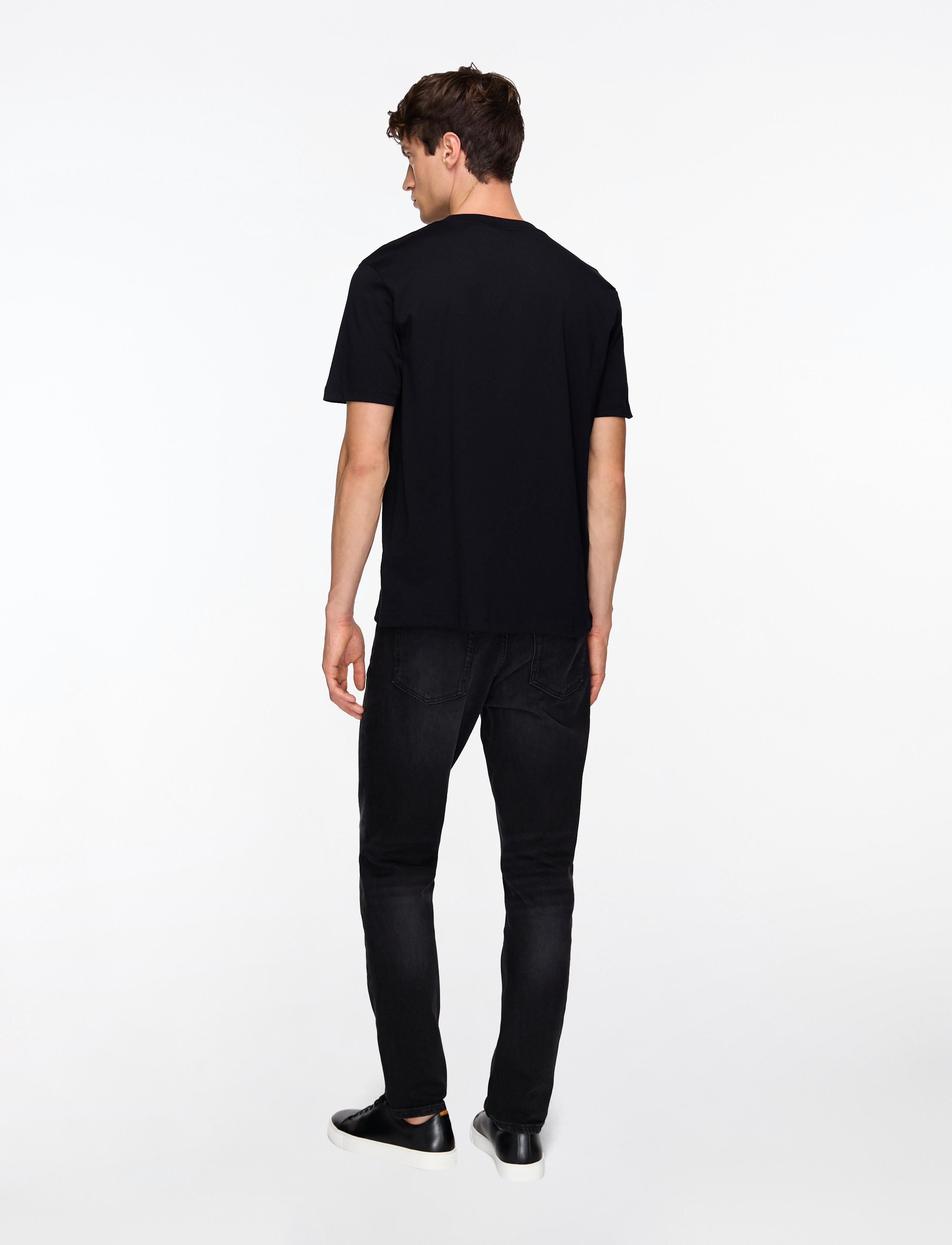 HUGO - Dobero - short-sleeved t-shirts - black - 4