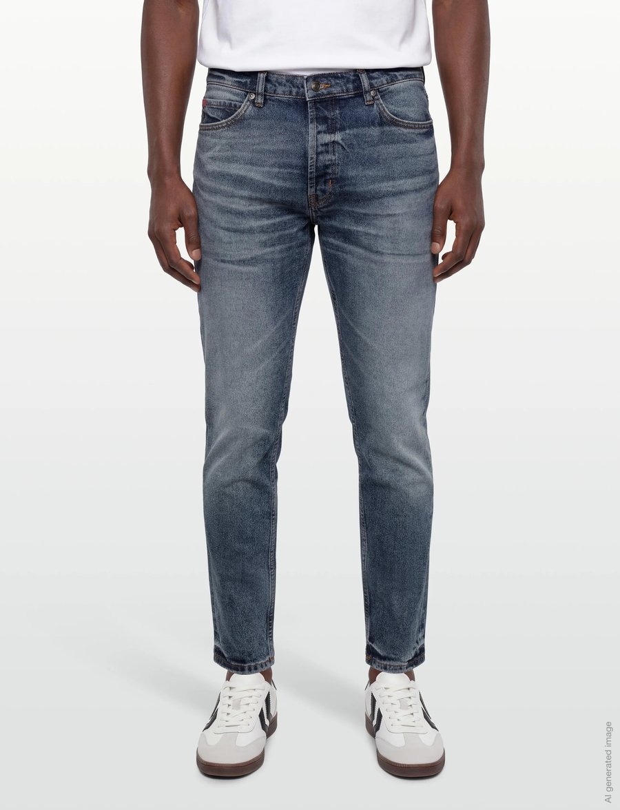 HUGO - HUGO 634 - tapered jeans - bright blue - 3