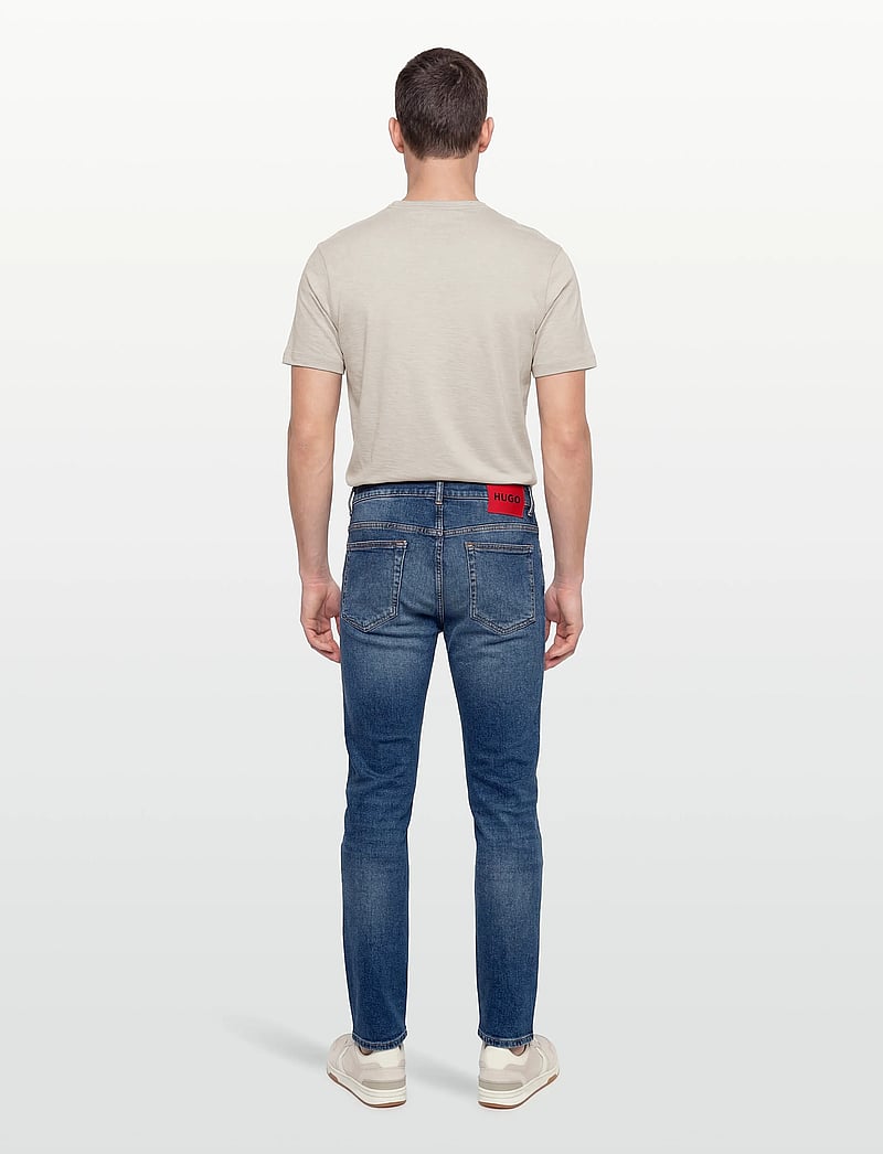 HUGO - HUGO 708 - slim fit jeans - medium blue - 4