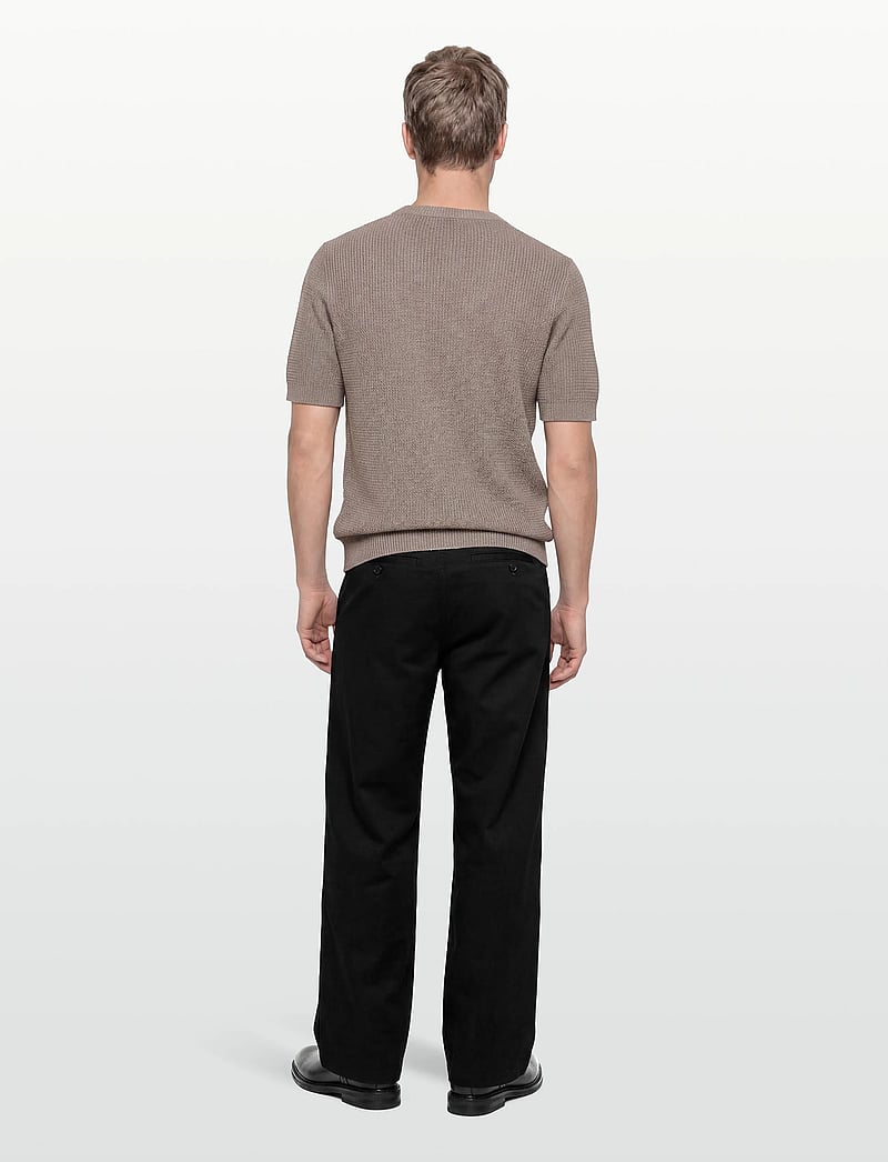 HUGO - Saffon - rundhals - light/pastel brown - 4