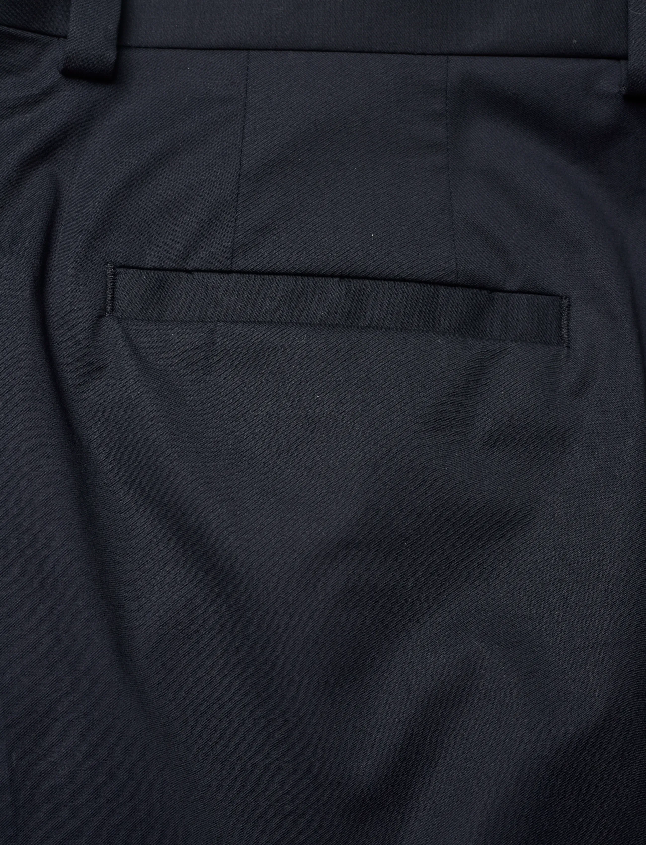 HUGO - Fery261X - chinos shorts - dark blue - 4