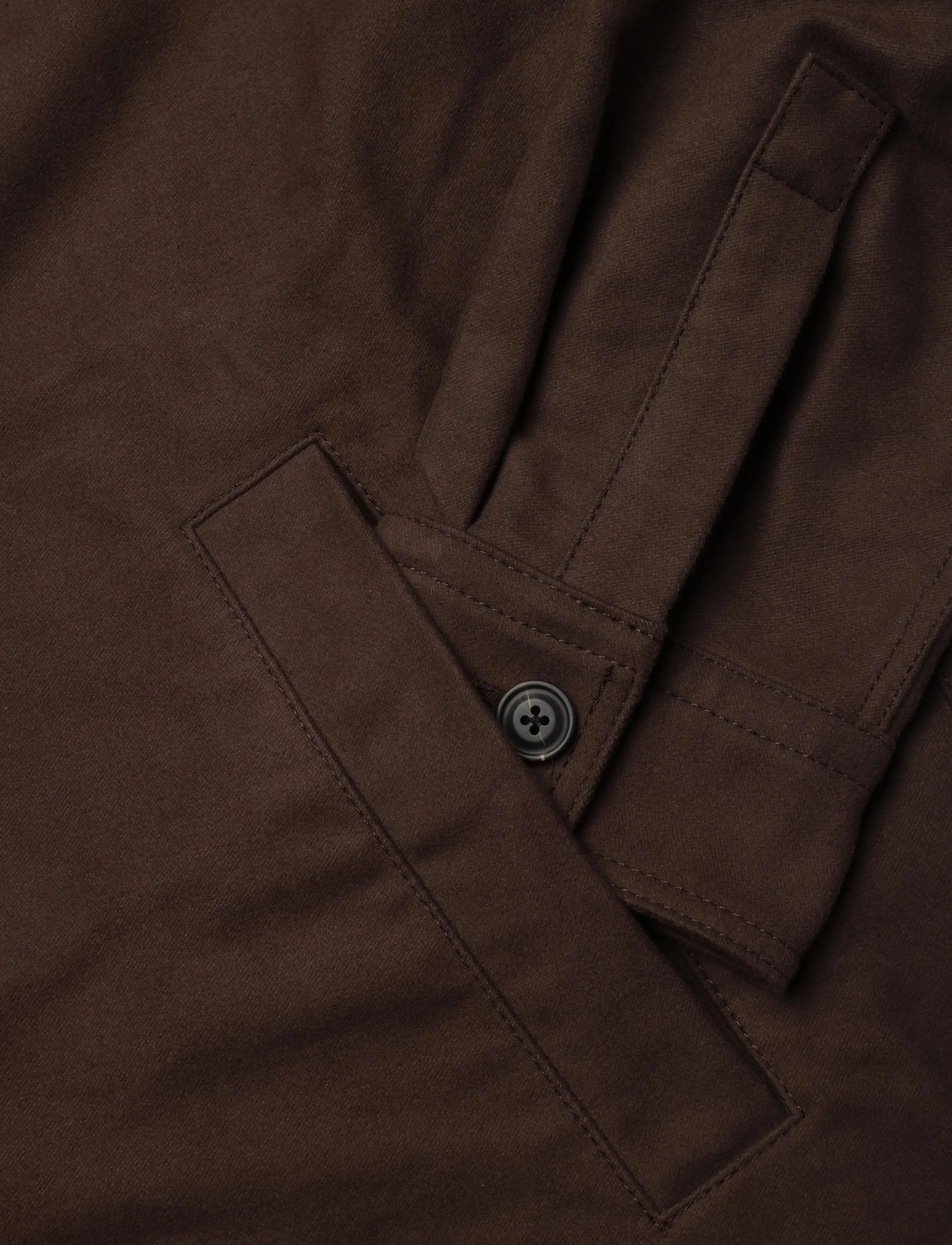 HUGO - Evolo - brown overflow - 3