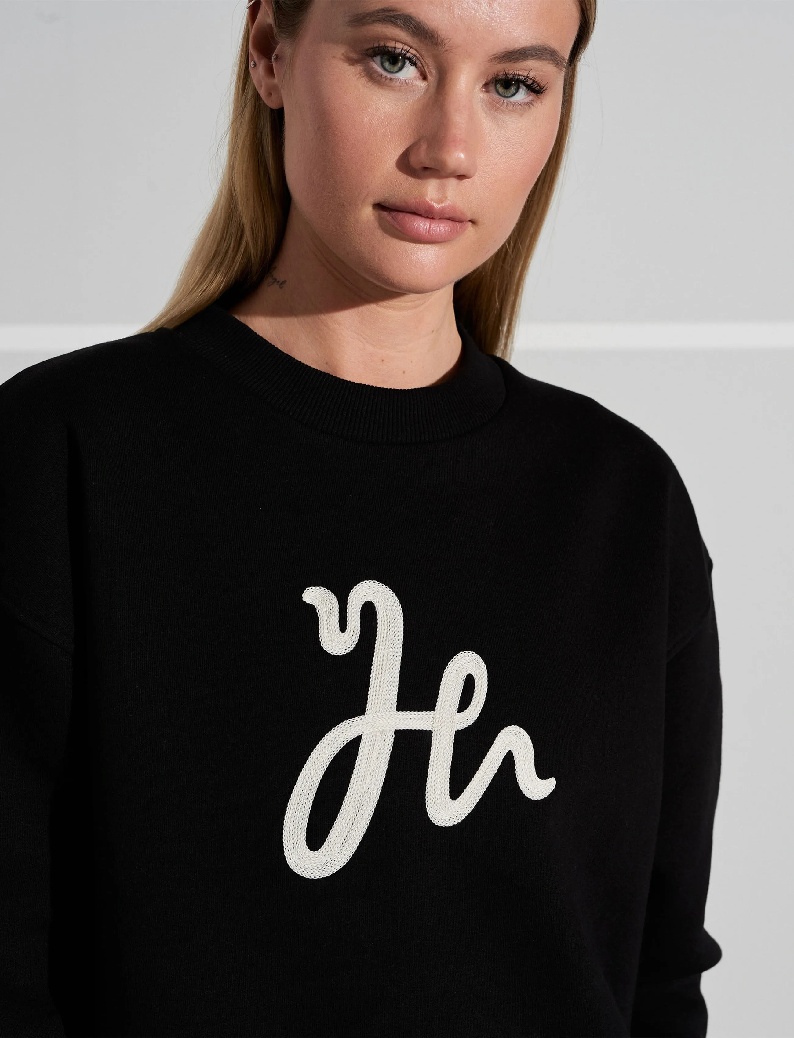 Humbleton - Hayes H Embroidered Sweatshirt - black - 5