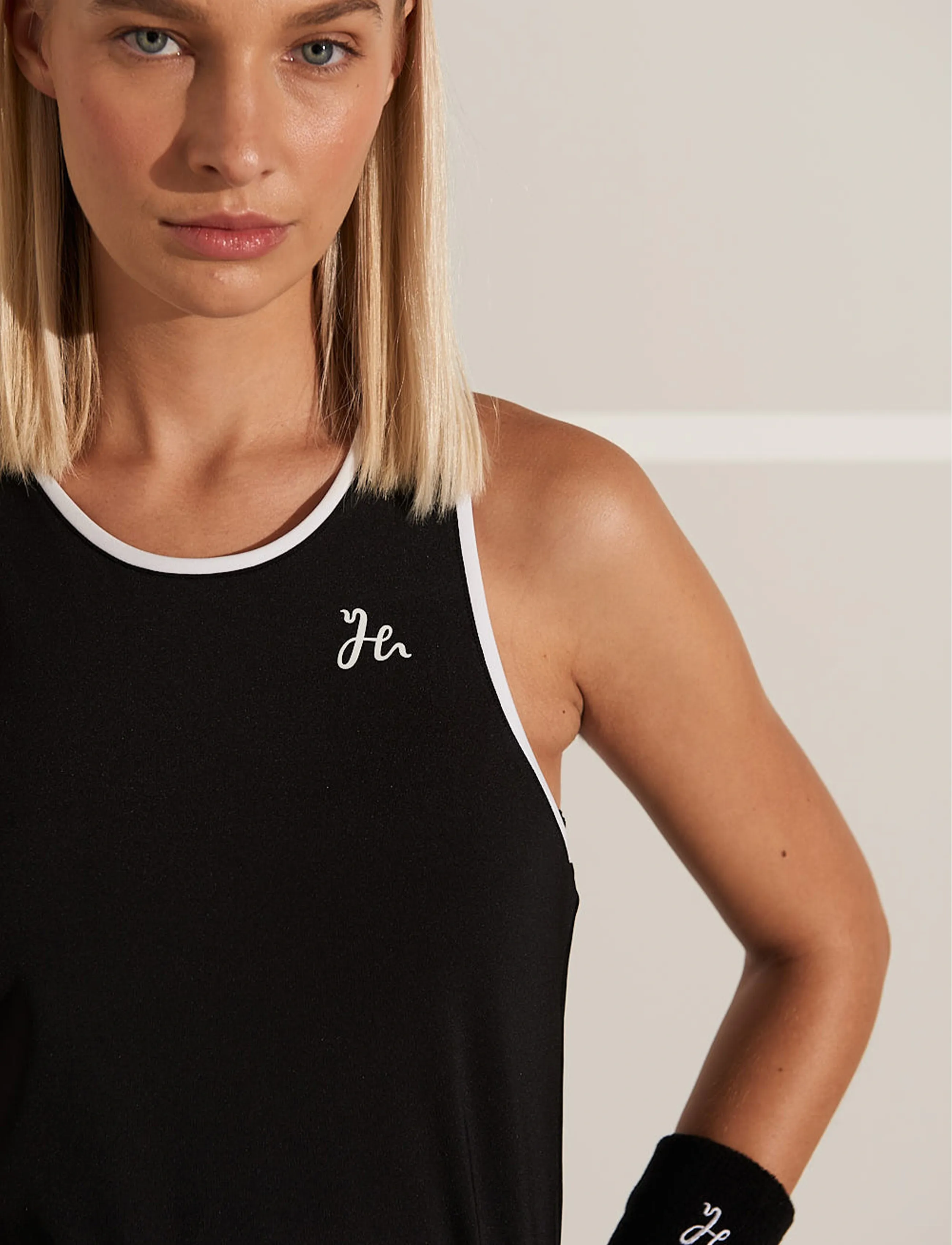Humbleton - Luzy Performance Tank V2 - tank tops - black - 4