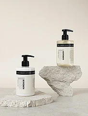 Humdakin - 03 Hand Soap - Peony & Cranberry - laagste prijzen - clear - 3