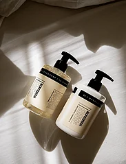 Humdakin - 01 Hand Soap - Chamomile & Sea Buck - liquid hand soaps - clear - 5