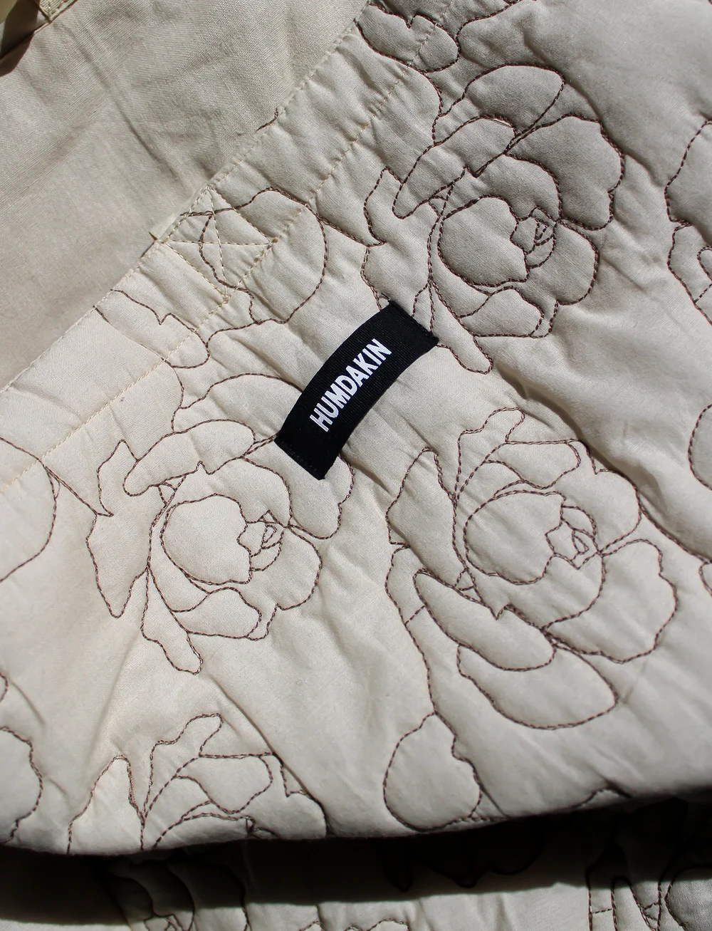 Humdakin - Maxi Tote Bag - tote bags - light stone - peony quilt - 2