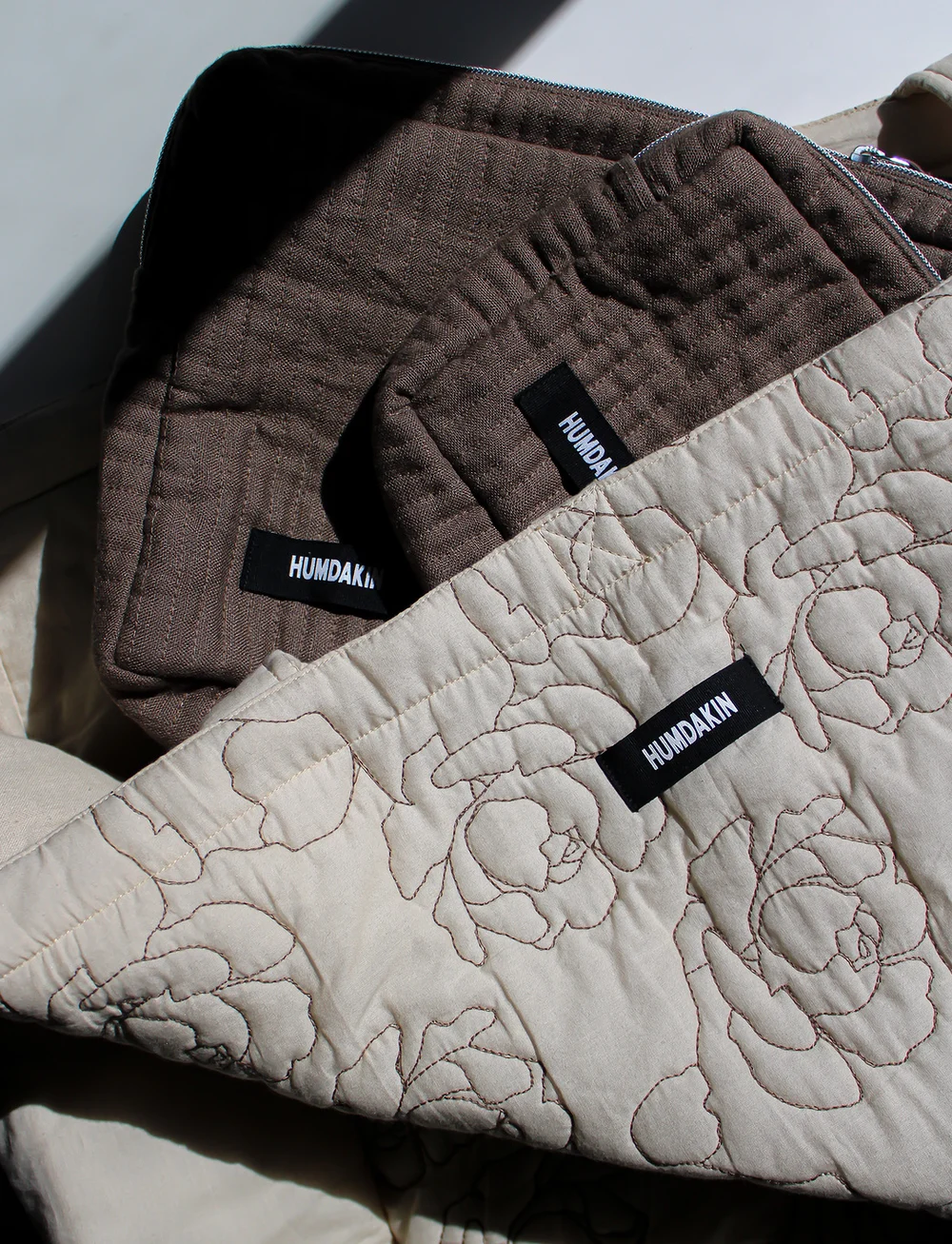 Humdakin - Maxi Tote Bag - tote bags - light stone - peony quilt - 3