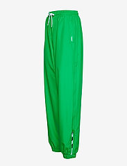 Hummel Hive - hmlCHRISTAL PANTS - sweatpants - bright green - 3