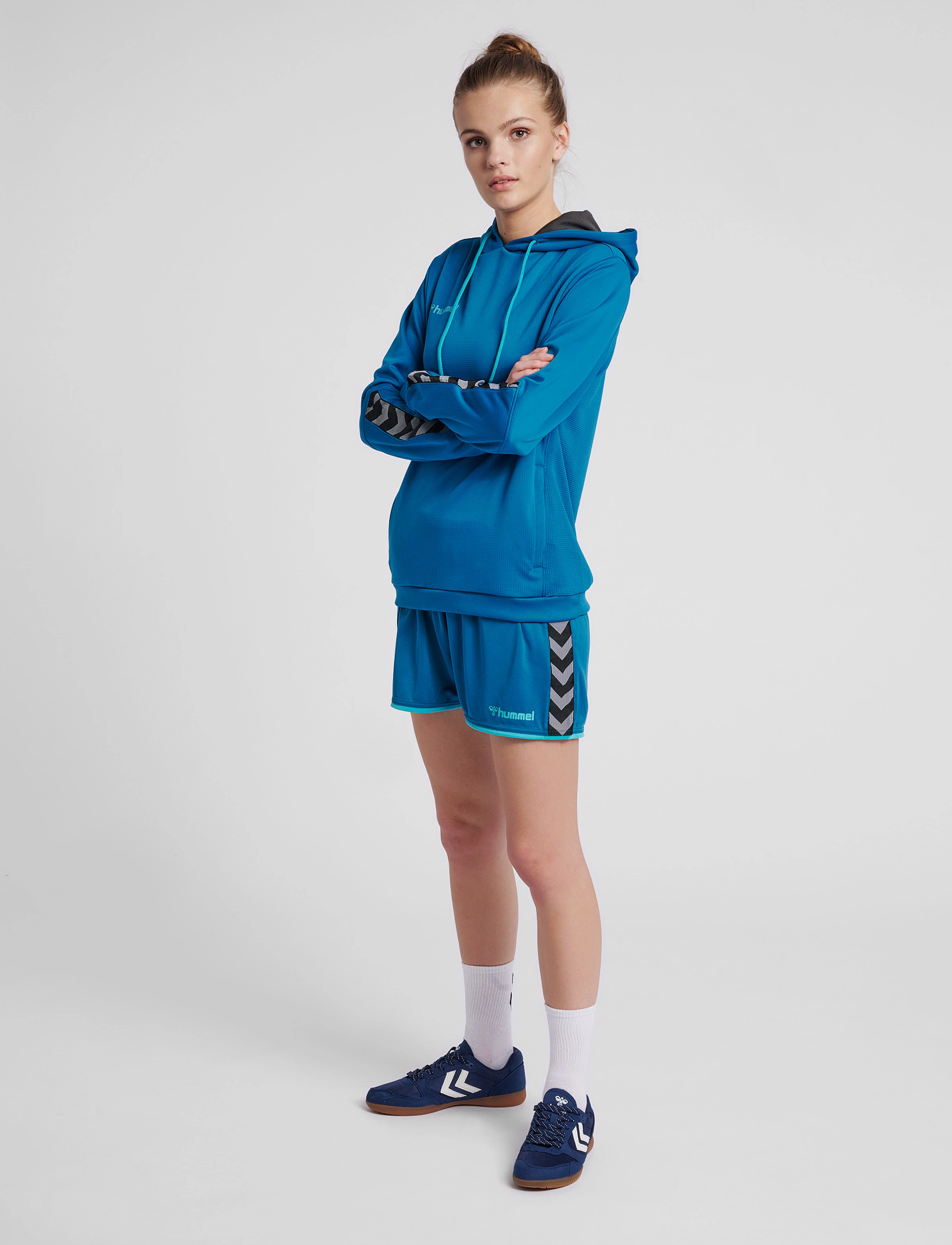 Hummel - hmlAUTHENTIC POLY HOODIE WOMAN - džemperi ar kapuci - celestial - 4