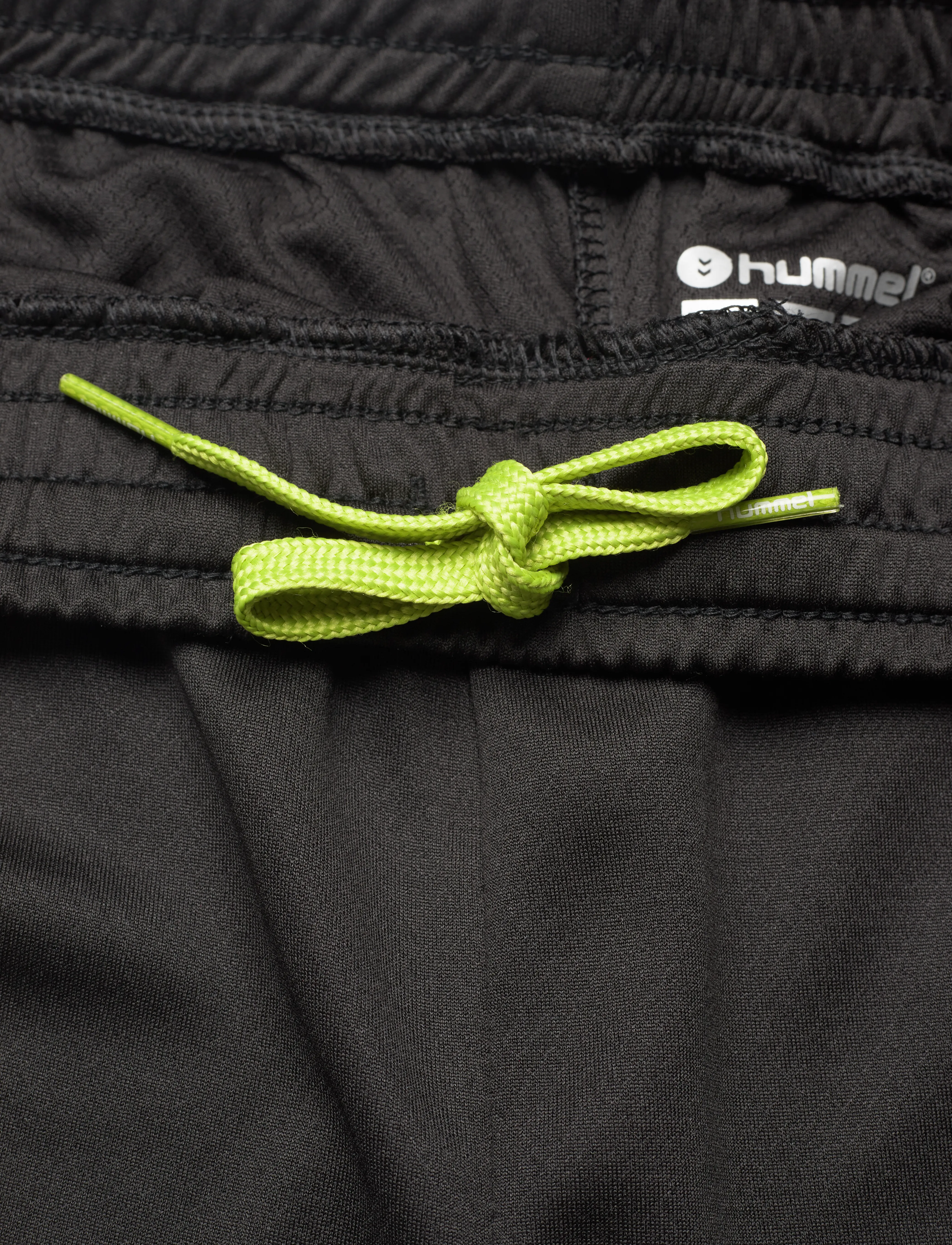 Hummel - hmlONGRID POLY SHORTS - jet black/dark citron - 2