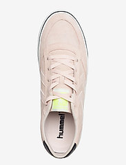 Hummel - STADIL 3.0 SUEDE - sportiska stila apavi ar pazeminātu potītes daļu - cloud pink - 3