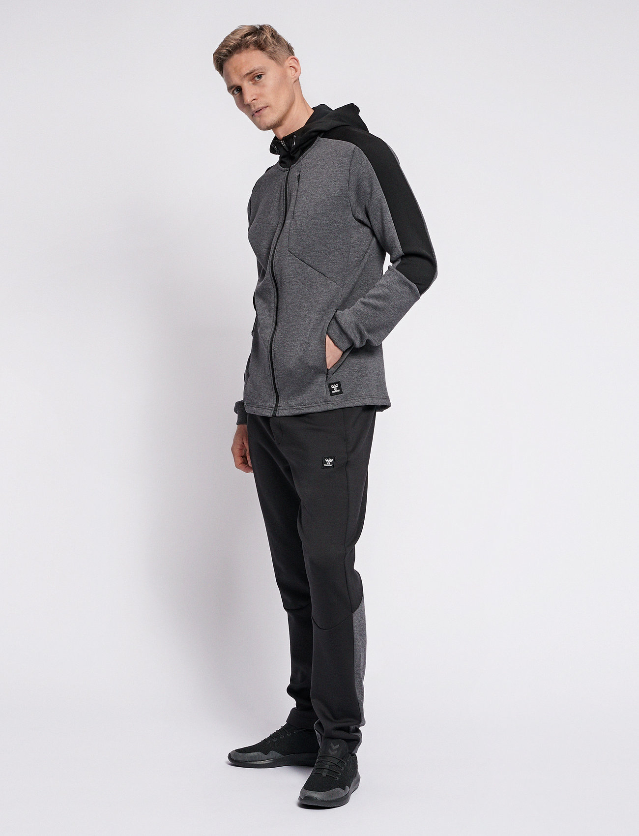 Hummel - hmlTROPPER ZIP HOODIE - black iris melange - 3