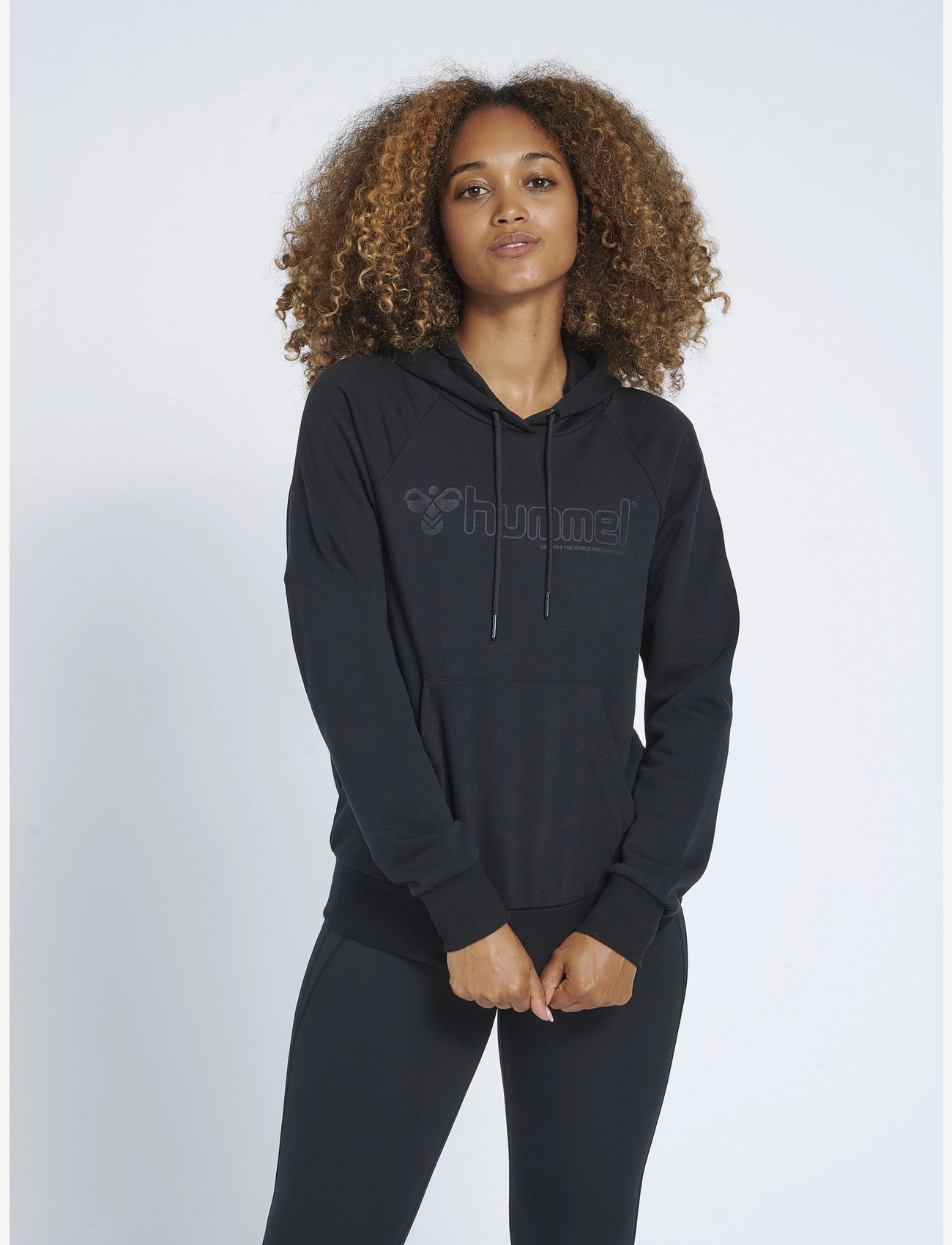 Hummel - hmlNONI HOODIE - black - 4