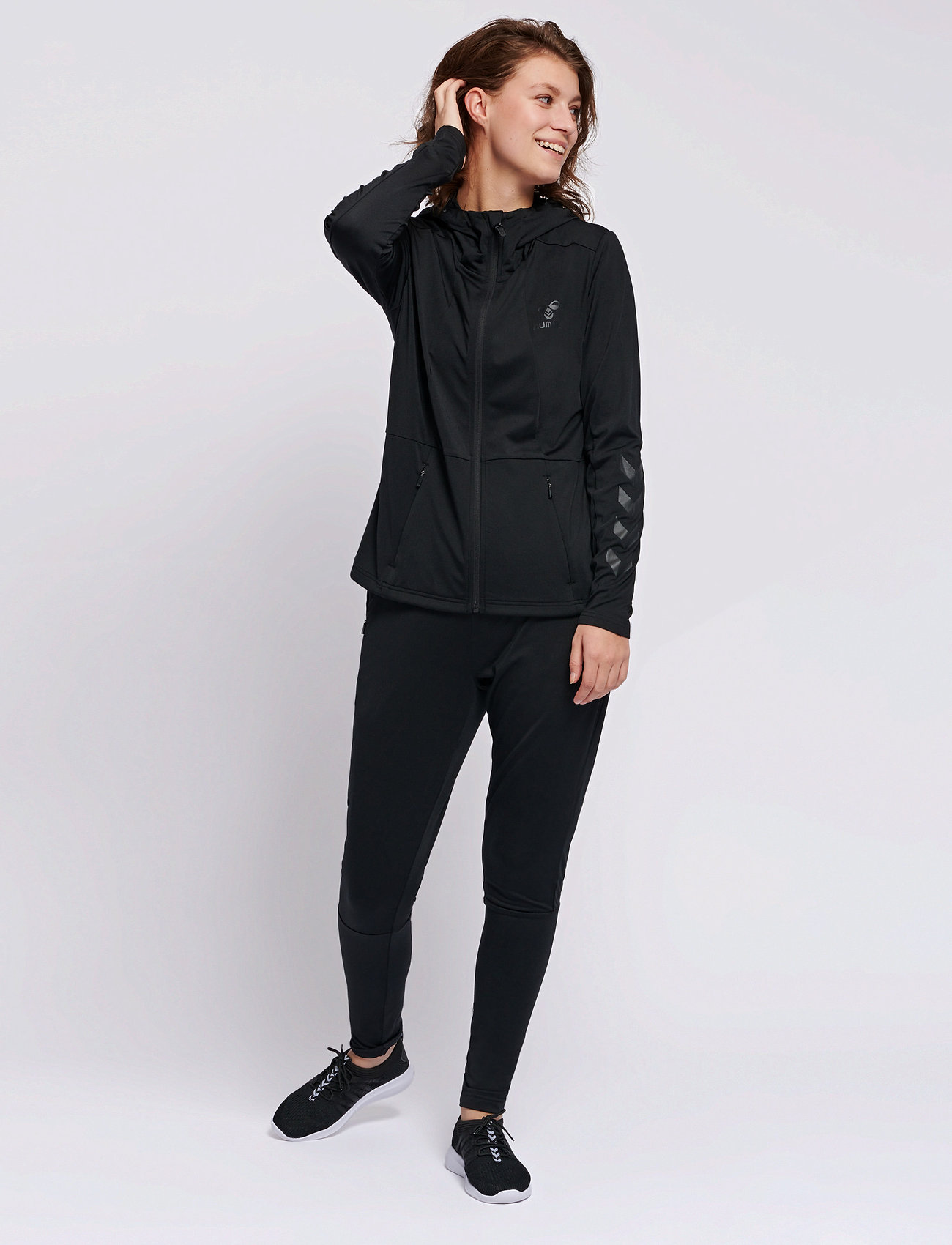 Hummel - hmlSELBY ZIP HOODIE - black - 3