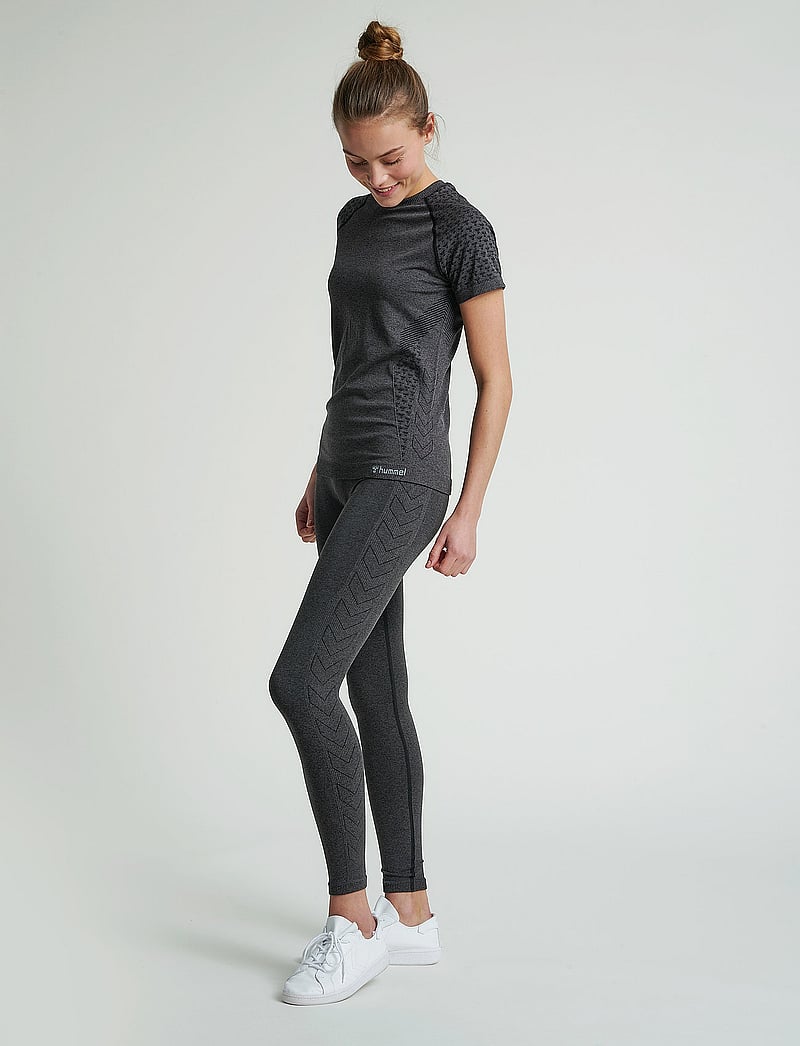 Hummel - hmlCI SEAMLESS T-SHIRT - t-shirts - black melange - 5