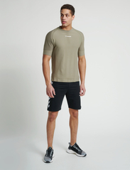 Hummel - hmlRAY 2.0 SHORTS - sports shorts - black - 5