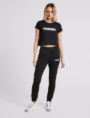 Hummel - hmlLEGACY WOMAN CROPPED T-SHIRT - t-shirts - black - 3