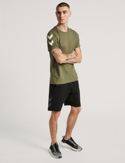 Hummel - hmlLEGACY SHORTS - lowest prices - black - 4