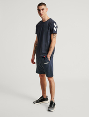 Hummel - hmlLEGACY SHORTS - lowest prices - blue nights - 4